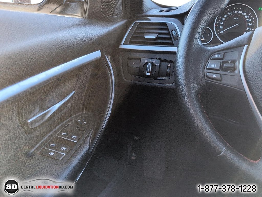 BMW 3 Series 330i xDrive 2018 à Granby, Québec - 15 - w1024h768px