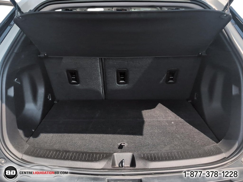 2023 Chevrolet BOLT EUV LT in Granby, Quebec - 9 - w1024h768px