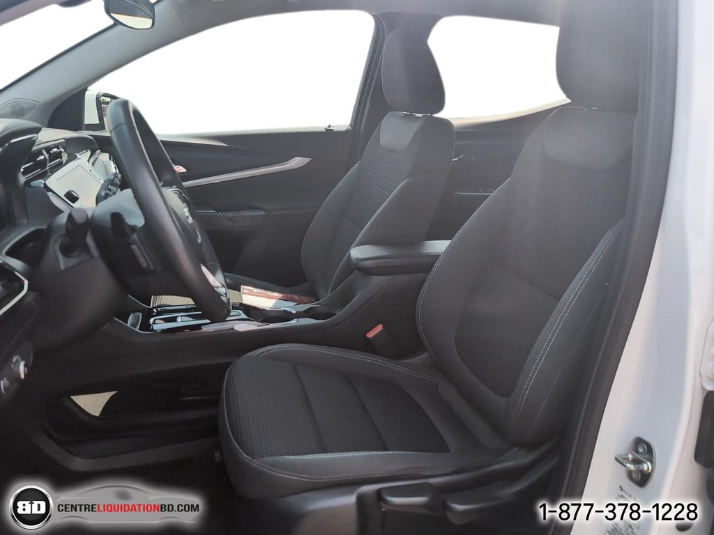 2023 Chevrolet BOLT EUV LT in Granby, Quebec - 11 - w1024h768px