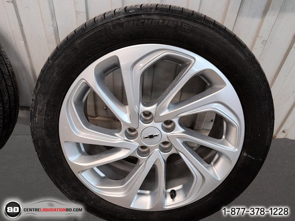 Chevrolet Bolt EUV LT SIEGES ET VOLANT CHAUFFANT, 2 SET DE ROUES 2023 à Granby, Québec - 12 - w1024h768px