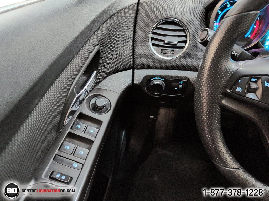 2015 Chevrolet Cruze 1LT AUTOMATIQUE in Granby, Quebec - 16 - w1024h768px