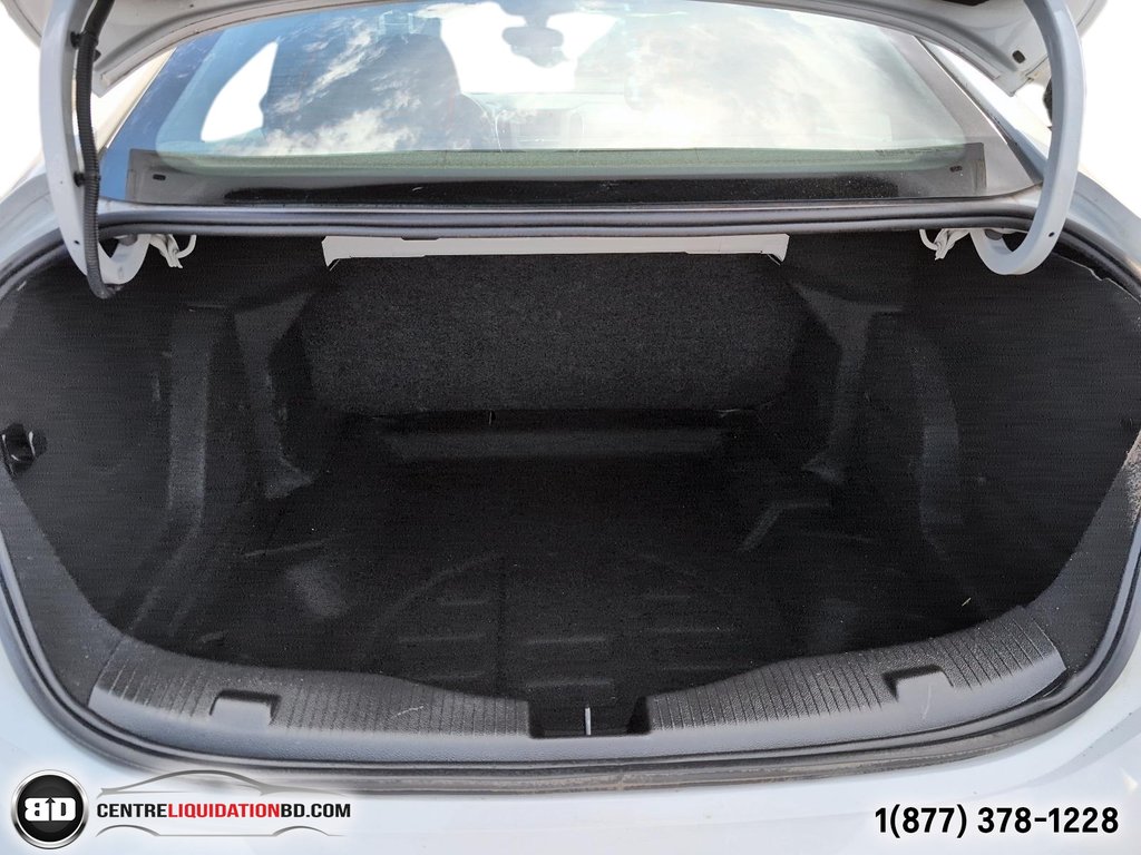 2017 Chevrolet Cruze LS (BAS KM) in Granby, Quebec - 11 - w1024h768px