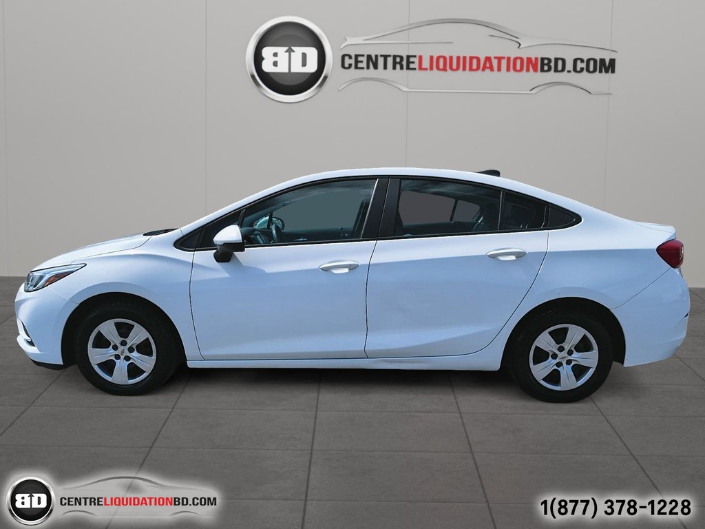 2017 Chevrolet Cruze LS (BAS KM) in Granby, Quebec - 9 - w1024h768px