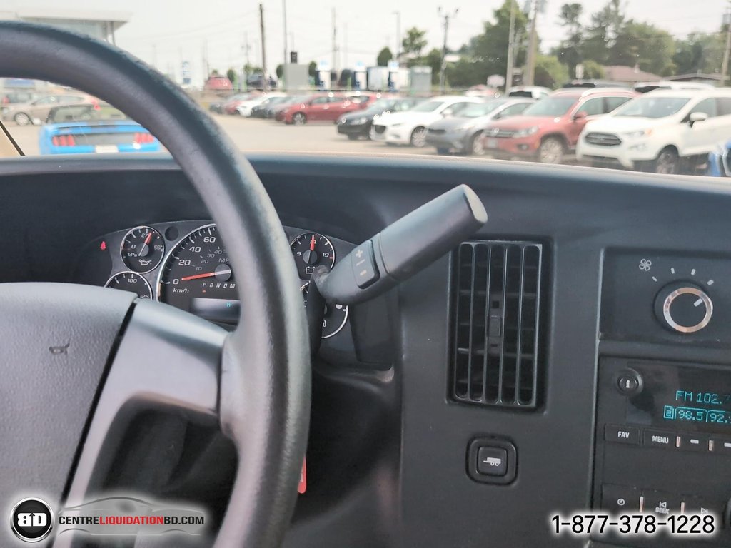 Chevrolet Express Cargo Van  2016 à Granby, Québec - 16 - w1024h768px