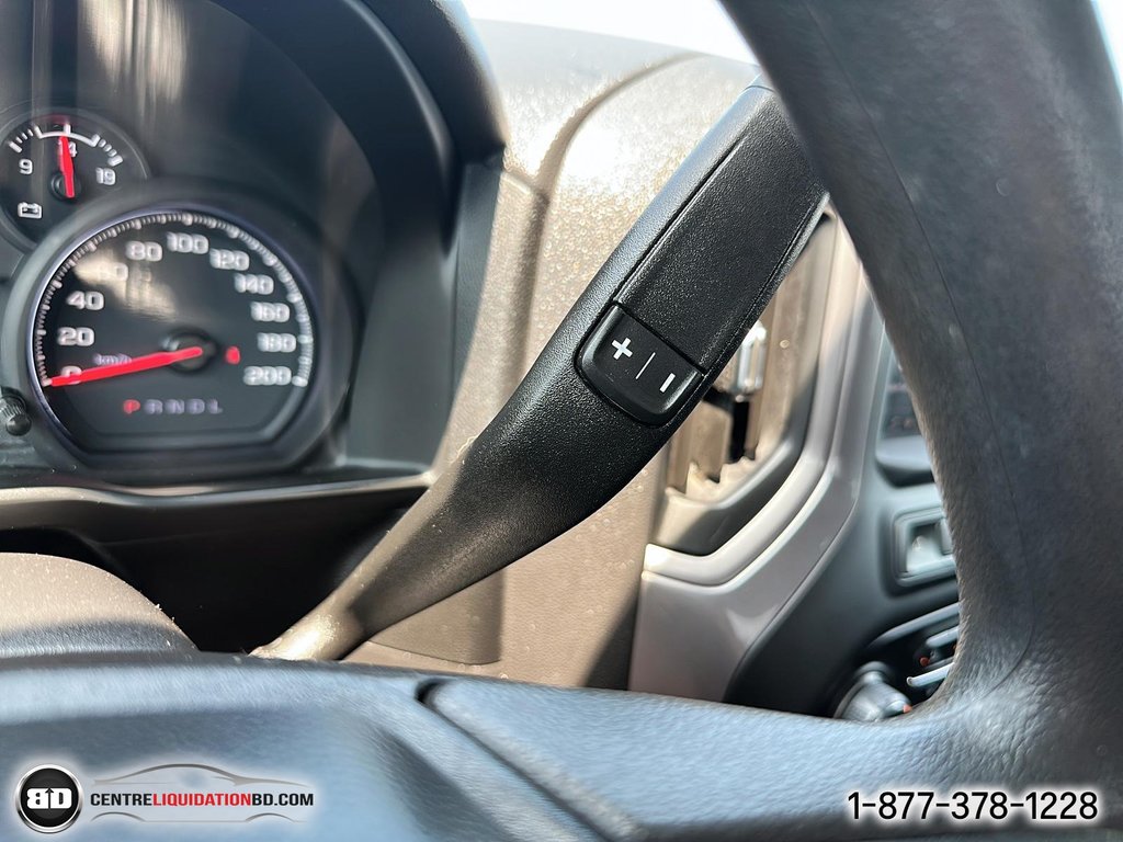 2022 Chevrolet Silverado 1500 LTD Custom 4 cyl 2.7l turbo in Granby, Quebec - 18 - w1024h768px