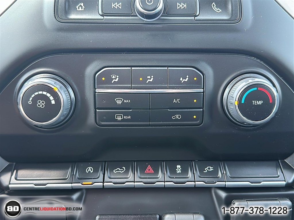 2022 Chevrolet Silverado 1500 LTD Custom 4 cyl 2.7l turbo in Granby, Quebec - 17 - w1024h768px