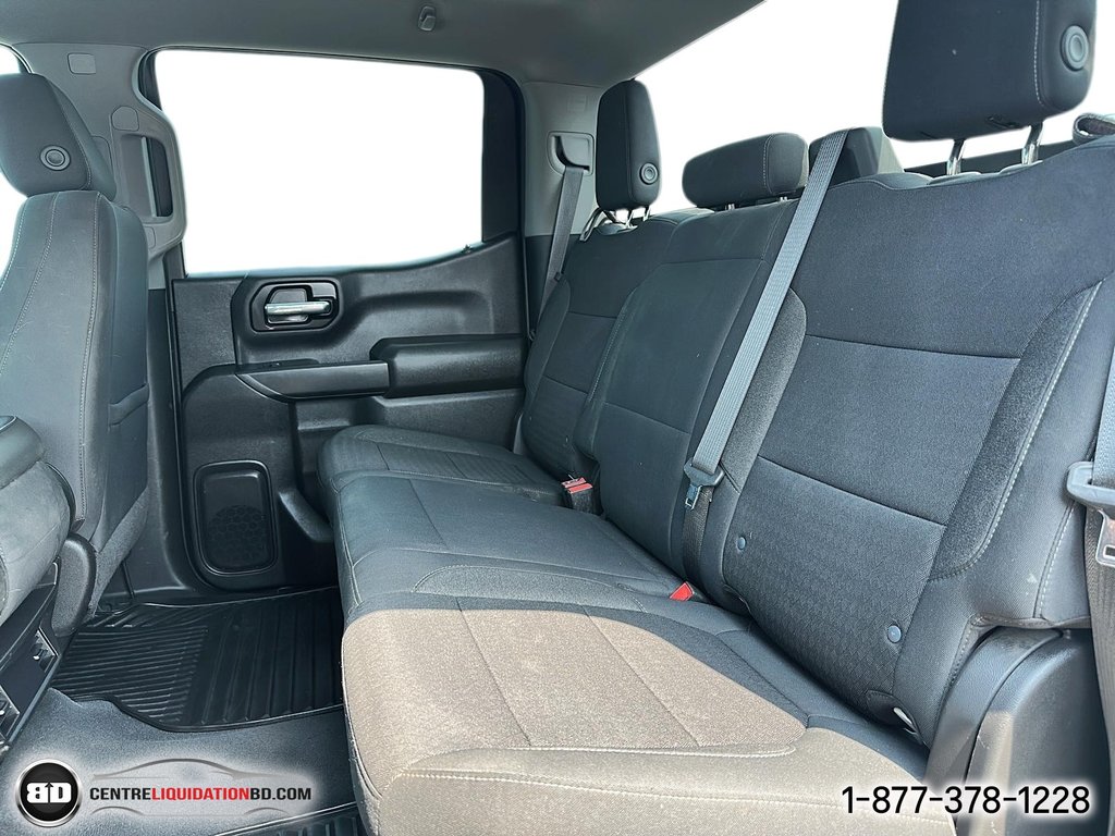 2022 Chevrolet Silverado 1500 LTD Custom 4 cyl 2.7l turbo in Granby, Quebec - 13 - w1024h768px