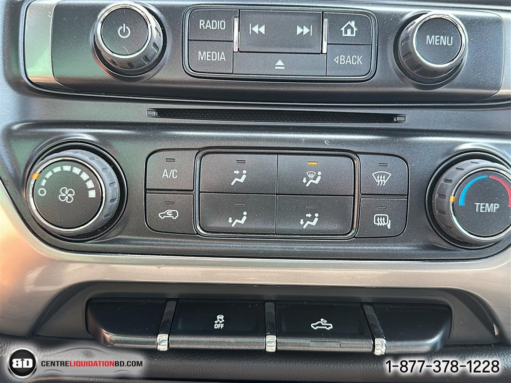 2015 Chevrolet Silverado 1500 LT in Granby, Quebec - 16 - w1024h768px