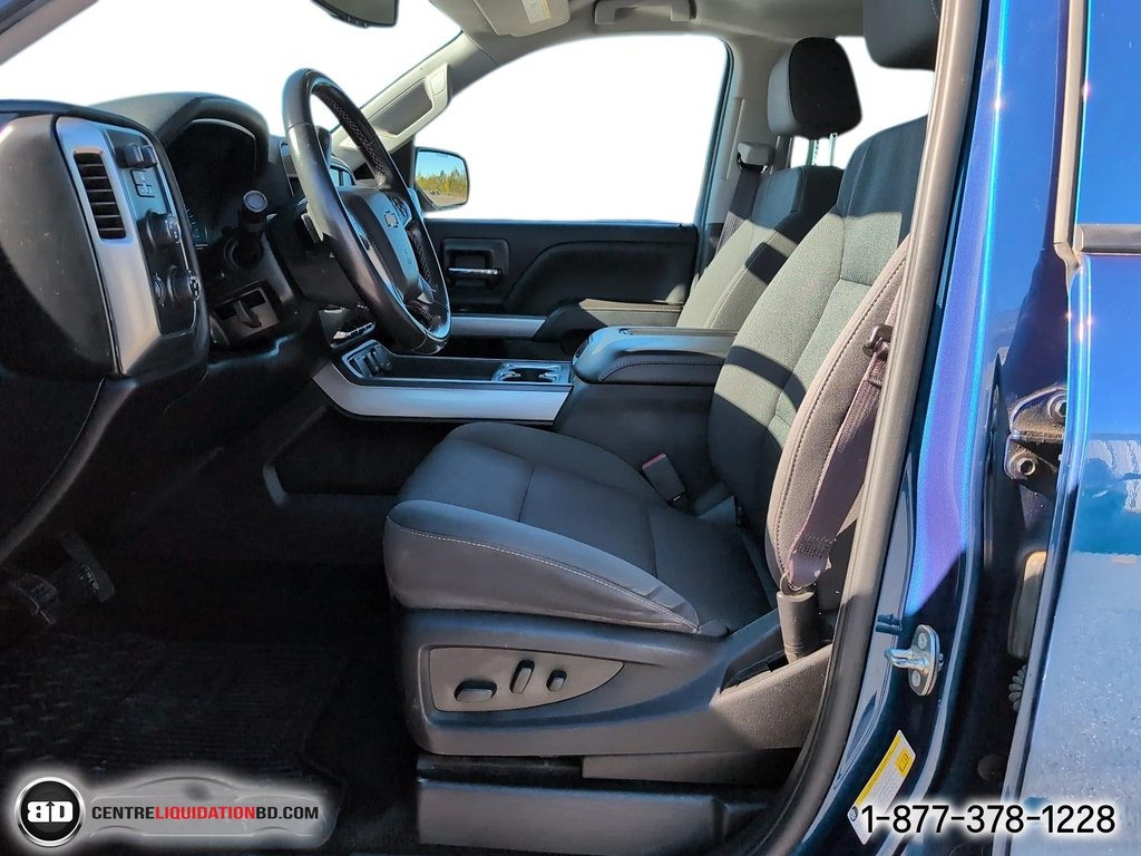 2017 Chevrolet Silverado 1500 LT in Granby, Quebec - 12 - w1024h768px