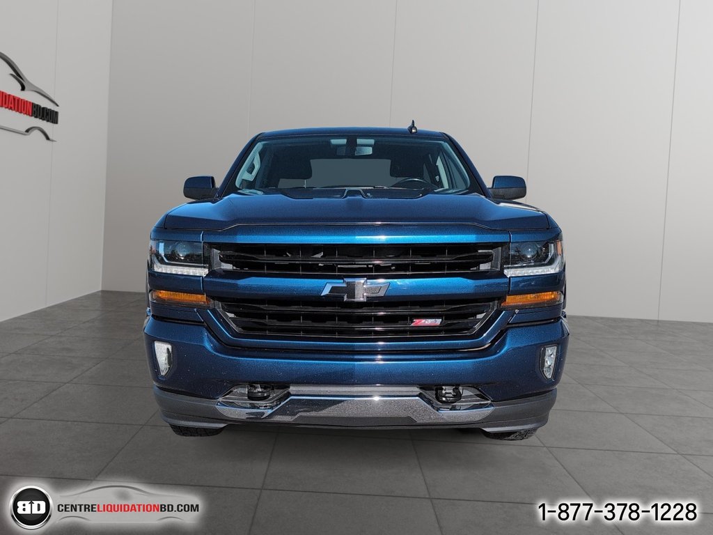 2017 Chevrolet Silverado 1500 LT in Granby, Quebec - 2 - w1024h768px