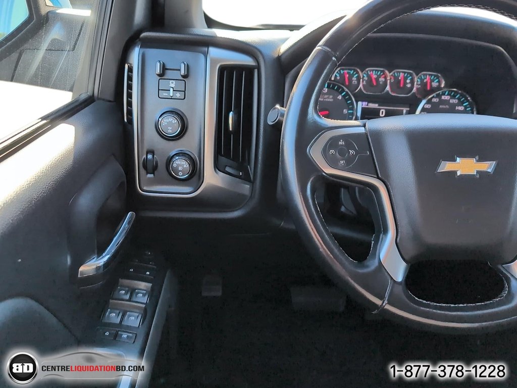 2017 Chevrolet Silverado 1500 LT in Granby, Quebec - 15 - w1024h768px