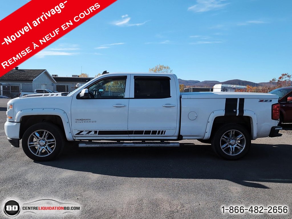 2017 Chevrolet Silverado 1500 LT in Granby, Quebec - 8 - w1024h768px