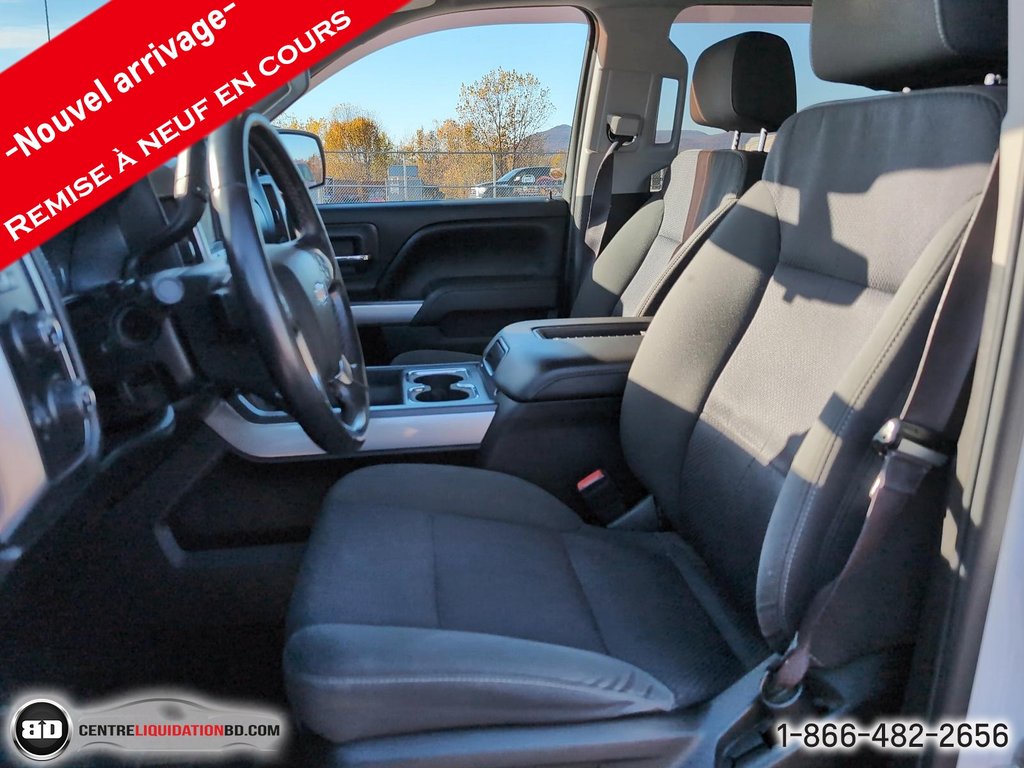 2017 Chevrolet Silverado 1500 LT in Granby, Quebec - 10 - w1024h768px