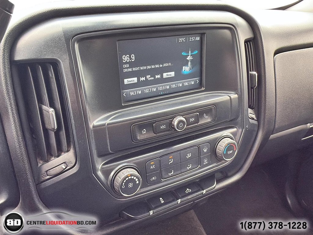 2017 Chevrolet Silverado 1500 WT in Granby, Quebec - 20 - w1024h768px