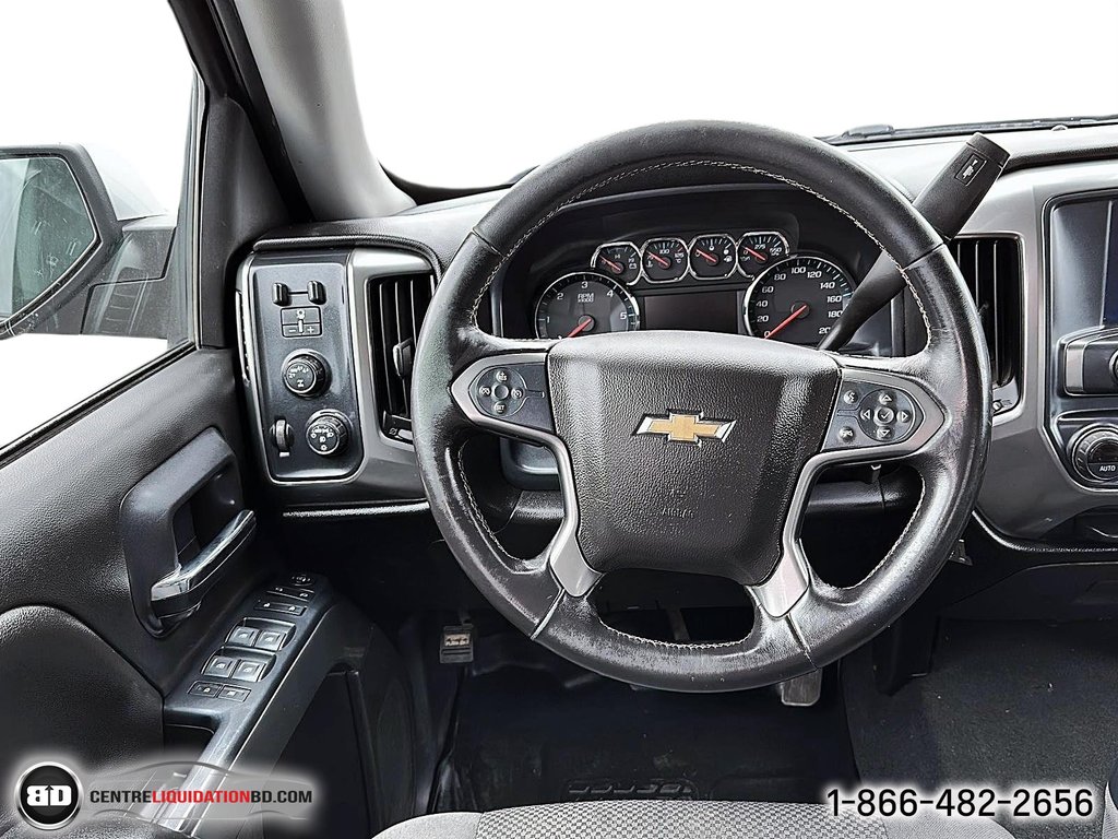 2018  Silverado 1500 LT CREW CAB BOITE 6.5P in Granby, Quebec - 13 - w1024h768px