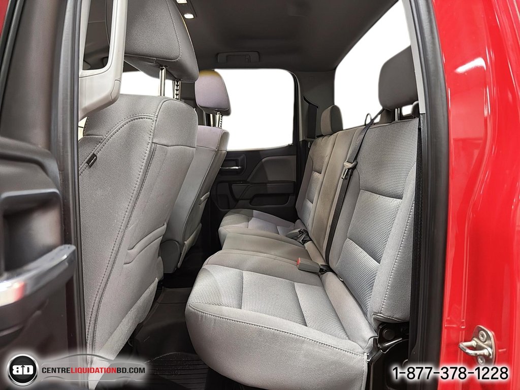 2018 Chevrolet Silverado 1500 Double Cab Custom in Granby, Quebec - 16 - w1024h768px