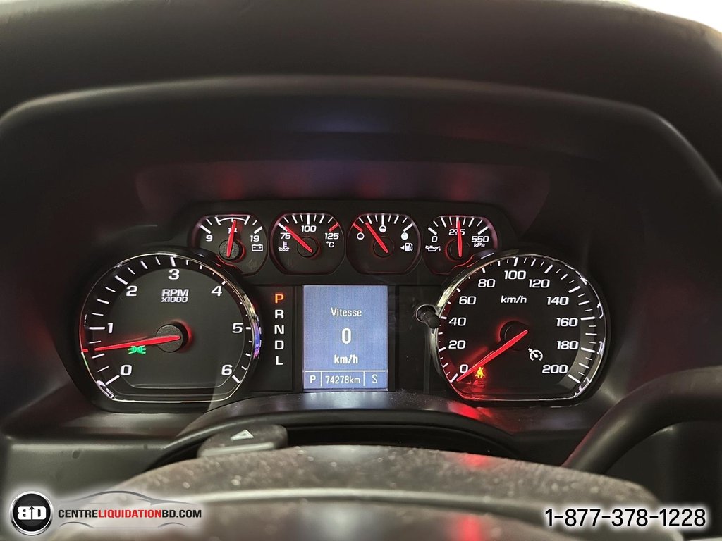 2018 Chevrolet Silverado 1500 Double Cab Custom in Granby, Quebec - 20 - w1024h768px