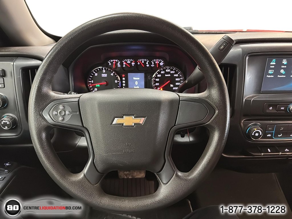 2018 Chevrolet Silverado 1500 Double Cab Custom in Granby, Quebec - 19 - w1024h768px