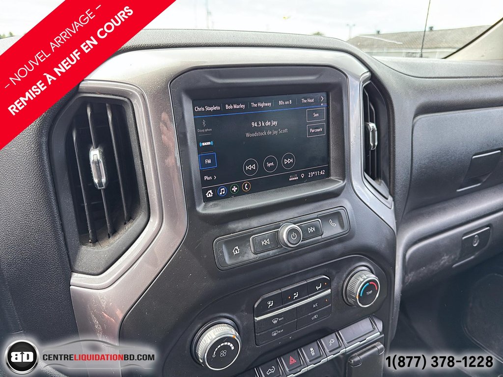 Chevrolet Silverado 1500 CUSTOM 2020 à Granby, Québec - 16 - w1024h768px