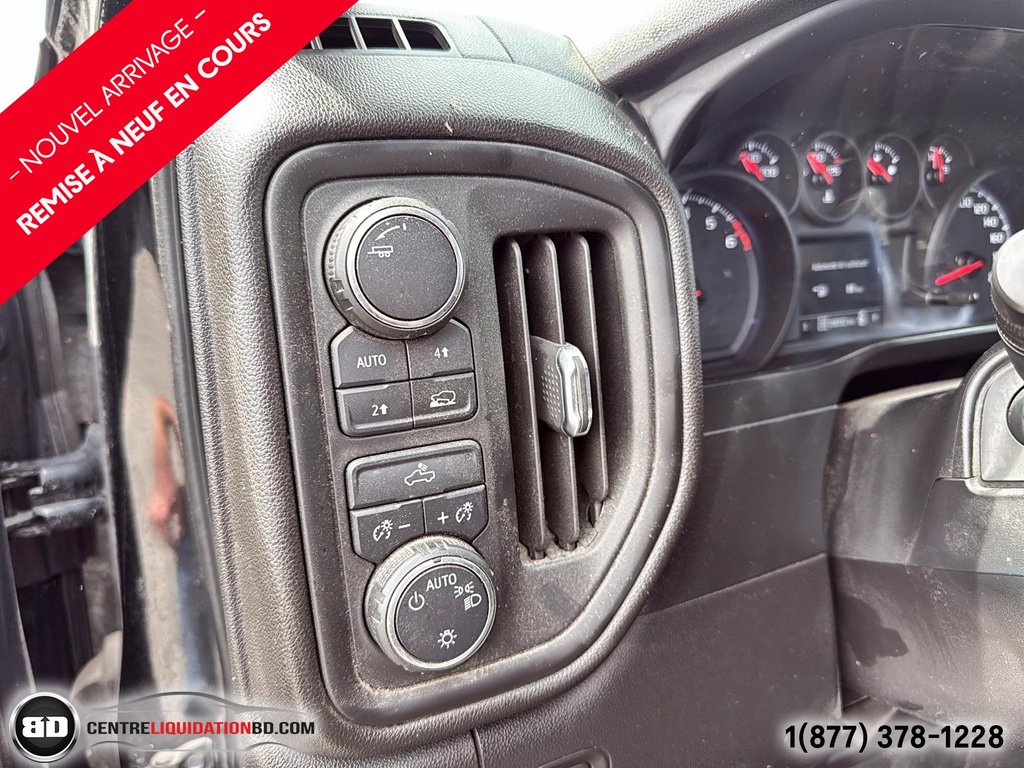 Chevrolet Silverado 1500 CUSTOM 2020 à Granby, Québec - 14 - w1024h768px