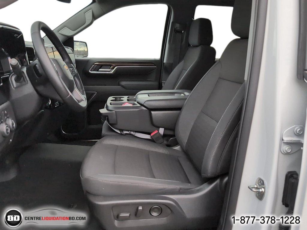 Chevrolet Silverado 1500 LT V8 5,3L 2025 à Granby, Québec - 12 - w1024h768px