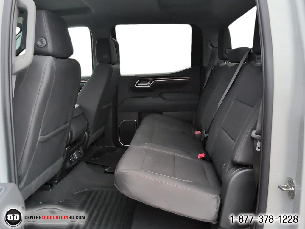 Chevrolet Silverado 1500 LT V8 5,3L 2025 à Granby, Québec - 13 - w1024h768px