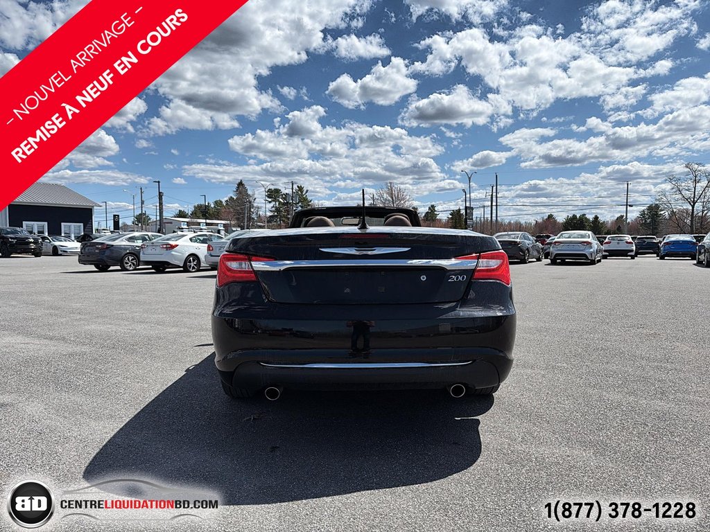 2011 Chrysler 200 Touring in Granby, Quebec - 9 - w1024h768px