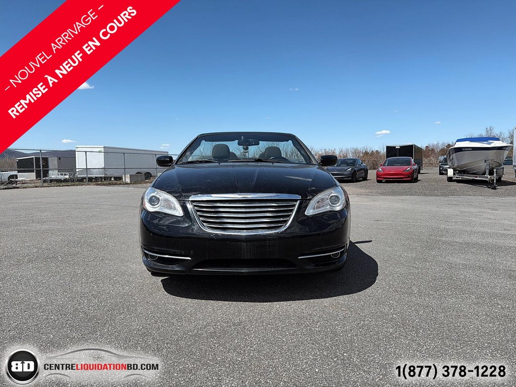2011 Chrysler 200 Touring in Granby, Quebec - 2 - w1024h768px