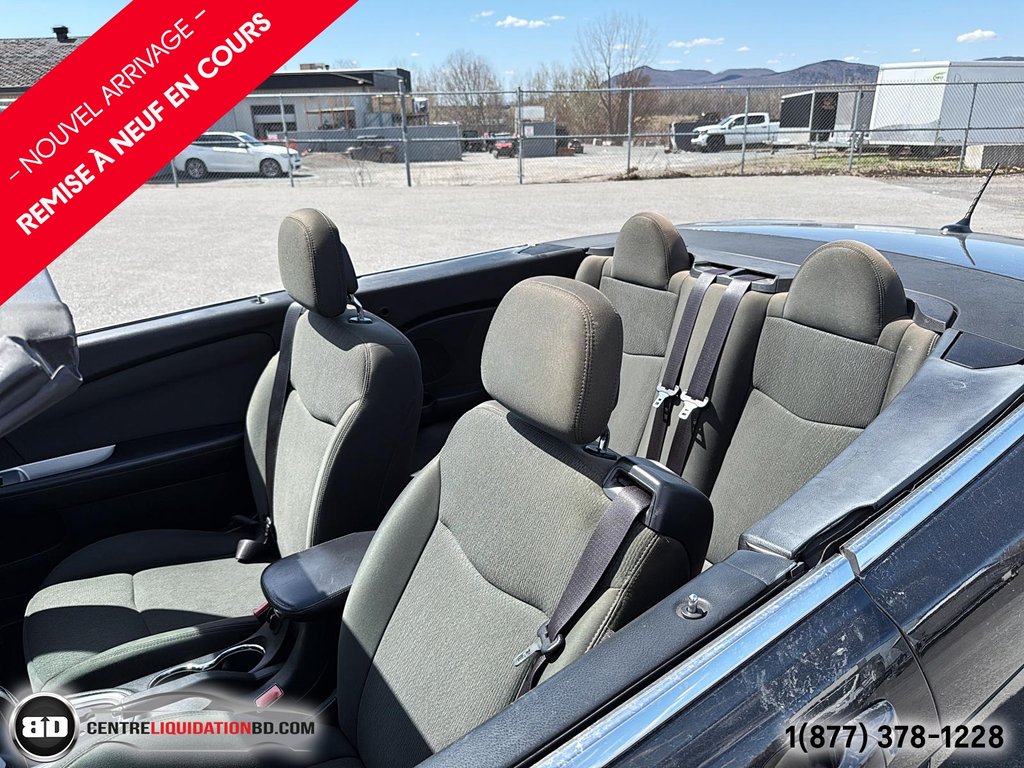 2011 Chrysler 200 Touring in Granby, Quebec - 11 - w1024h768px