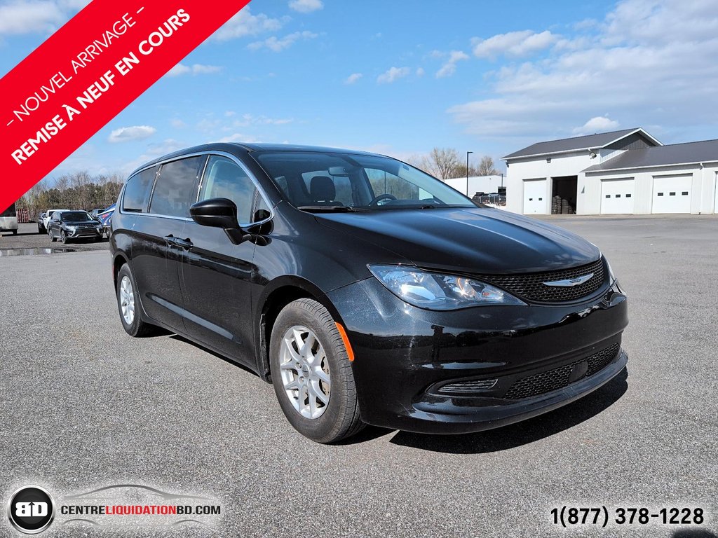 2022 Chrysler Grand Caravan SXT 7 PASSAGERS STOW N GO in Granby, Quebec - 2 - w1024h768px