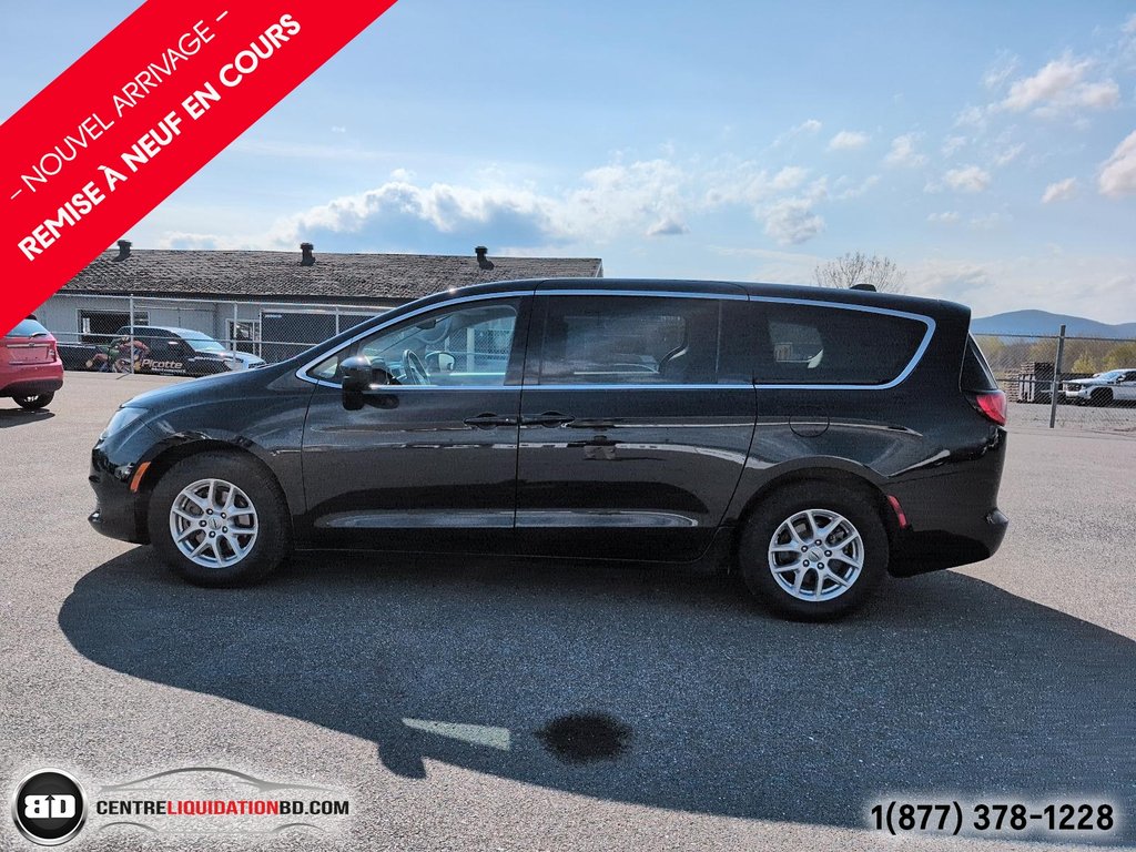 2022 Chrysler Grand Caravan SXT 7 PASSAGERS STOW N GO in Granby, Quebec - 9 - w1024h768px