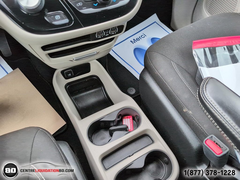 2022 Chrysler Grand Caravan SXT 7 PASSAGERS STOW N GO in Granby, Quebec - 21 - w1024h768px