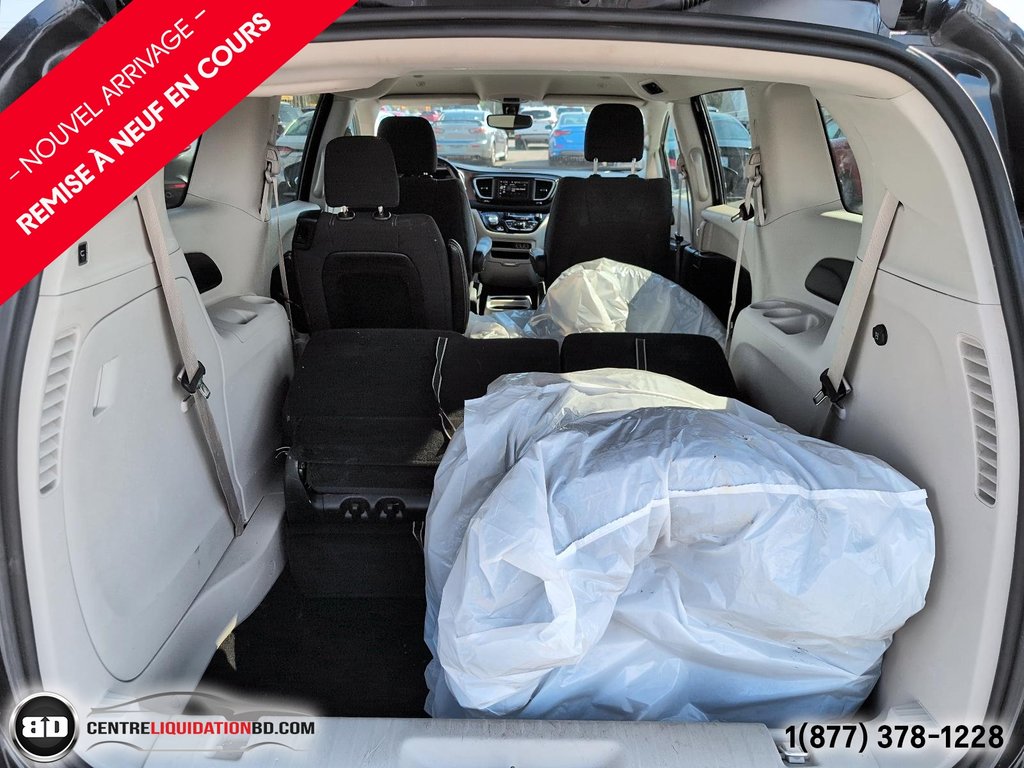 2022 Chrysler Grand Caravan SXT 7 PASSAGERS STOW N GO in Granby, Quebec - 10 - w1024h768px