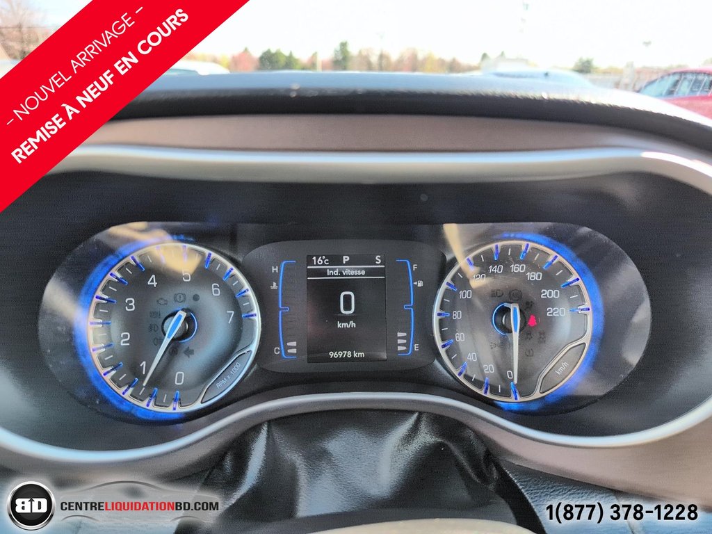 2022 Chrysler Grand Caravan SXT 7 PASSAGERS STOW N GO in Granby, Quebec - 13 - w1024h768px