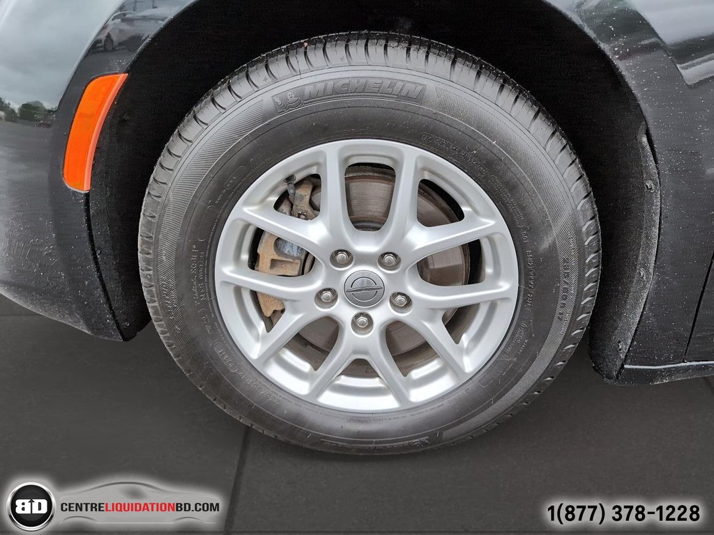 2022 Chrysler Grand Caravan SXT 7 PASSAGERS STOW N GO in Granby, Quebec - 12 - w1024h768px