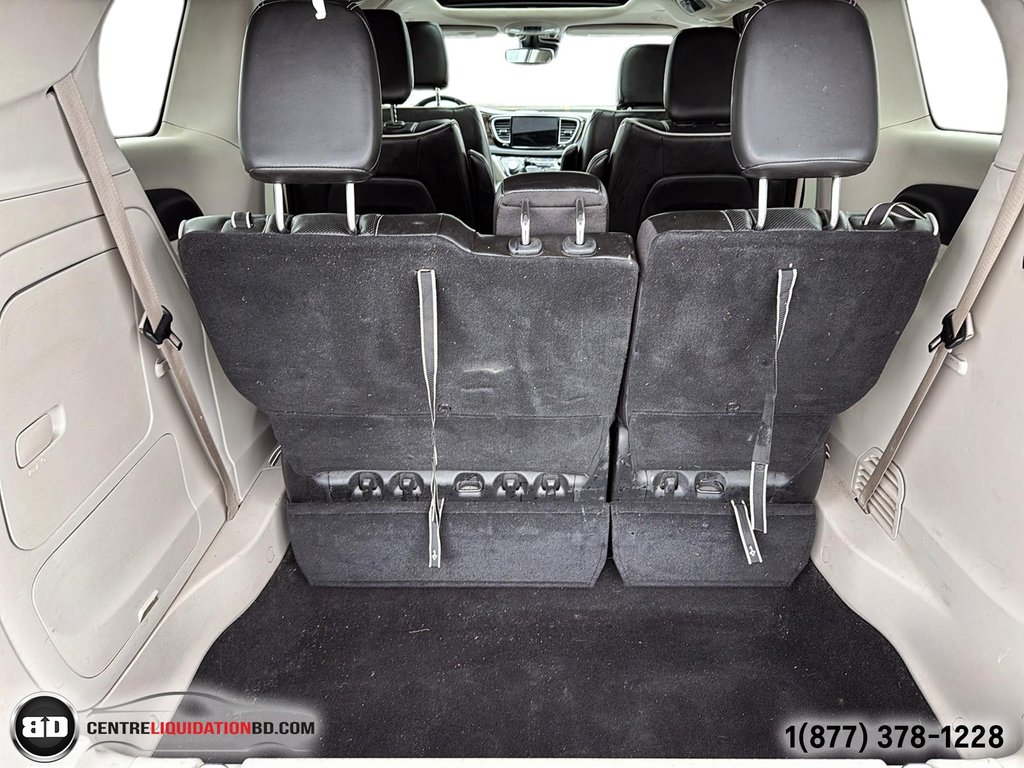 2022 Chrysler Pacifica Hybrid Limited PHEV in Granby, Quebec - 11 - w1024h768px