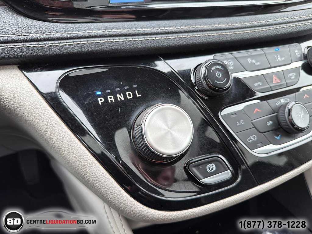 2022 Chrysler Pacifica Hybrid Limited PHEV in Granby, Quebec - 21 - w1024h768px