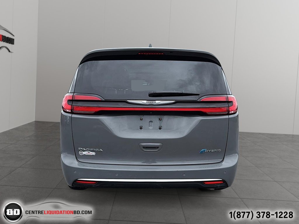 2022 Chrysler Pacifica Hybrid Limited PHEV in Granby, Quebec - 7 - w1024h768px