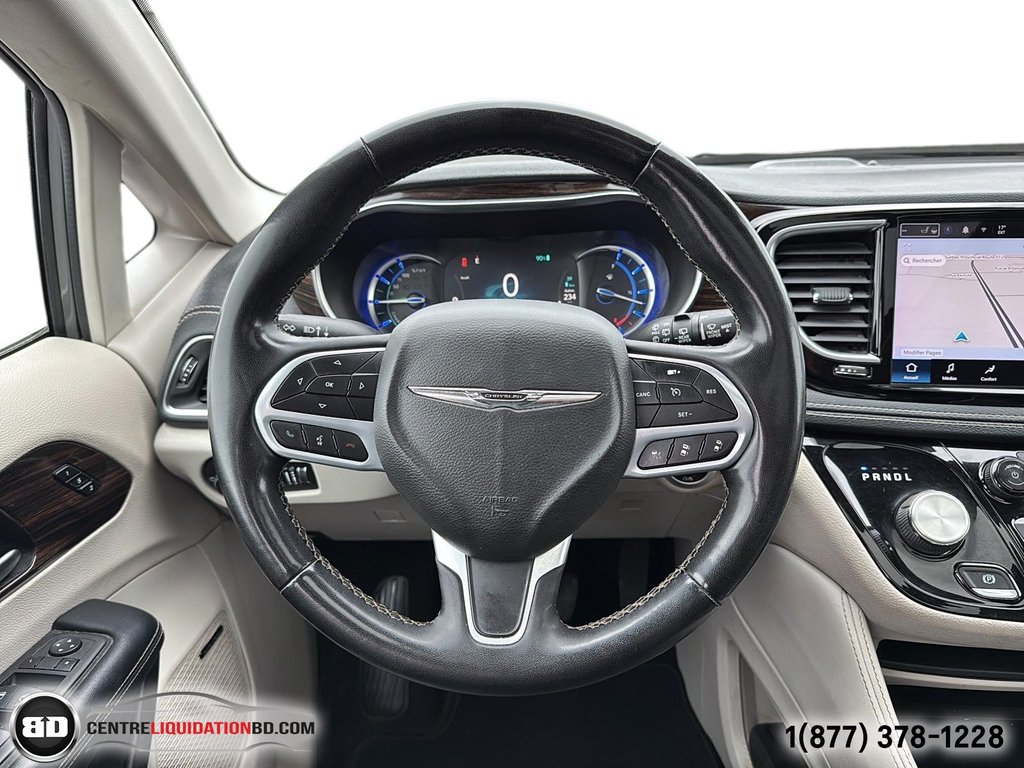 2022 Chrysler Pacifica Hybrid Limited PHEV in Granby, Quebec - 18 - w1024h768px