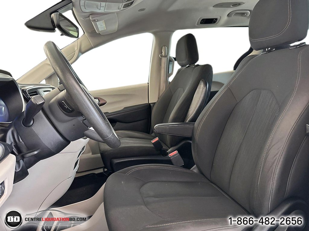 2017  Pacifica LX in Granby, Quebec - 11 - w1024h768px