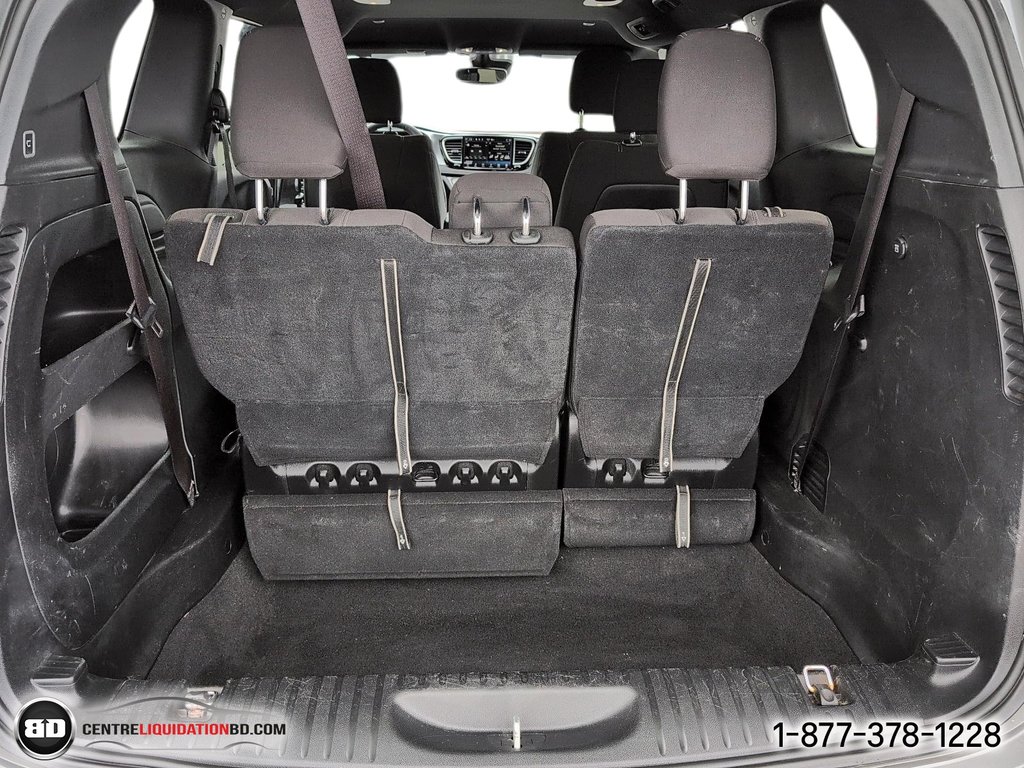 2022 Chrysler Pacifica Touring in Granby, Quebec - 9 - w1024h768px