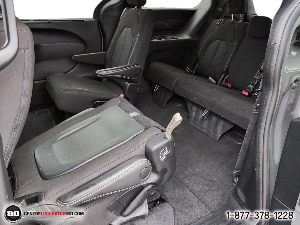 2022 Chrysler Pacifica Touring in Granby, Quebec - 12 - w1024h768px