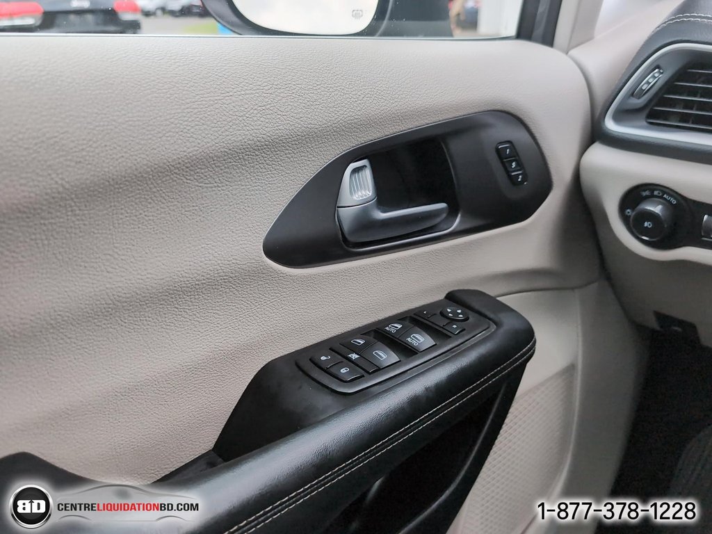 Chrysler Pacifica Touring L AWD 2023 à Granby, Québec - 14 - w1024h768px