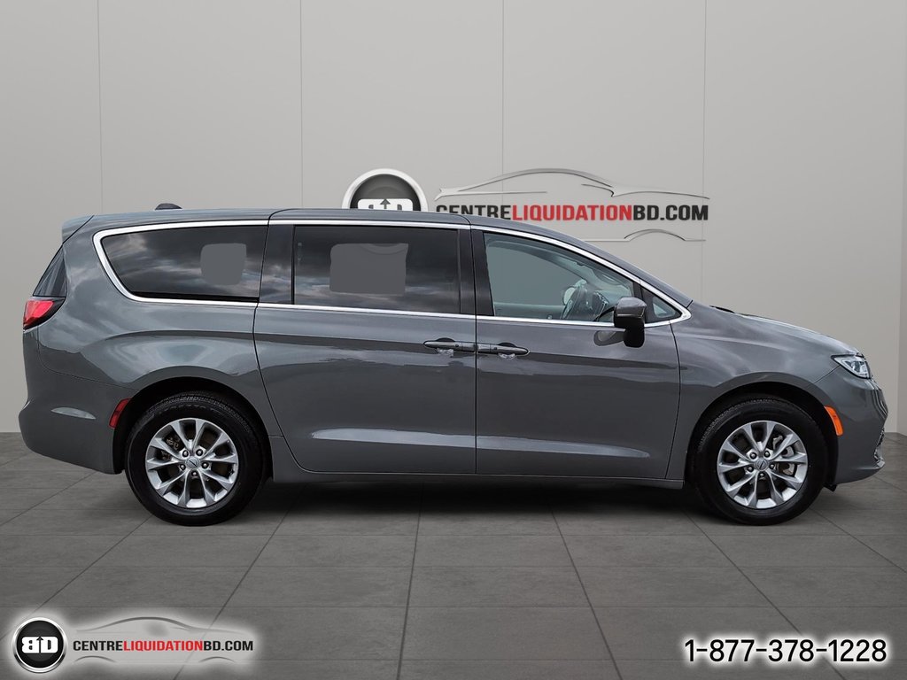 Chrysler Pacifica Touring L AWD 2023 à Granby, Québec - 4 - w1024h768px