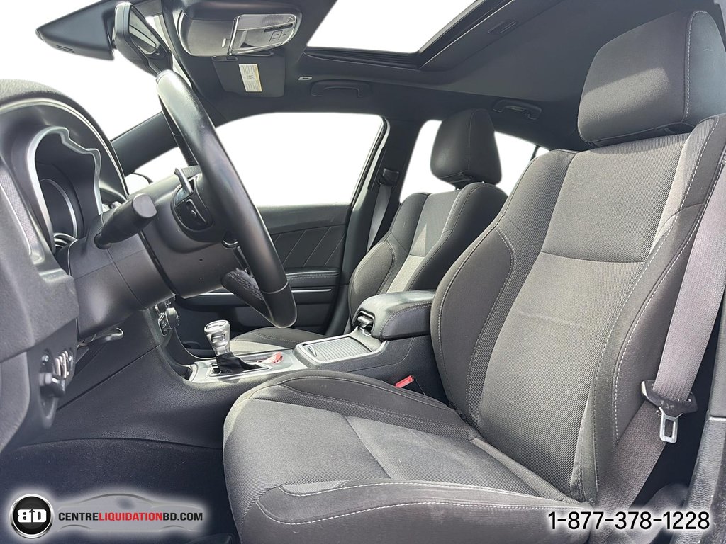 2017 Dodge Charger SXT in Granby, Quebec - 11 - w1024h768px