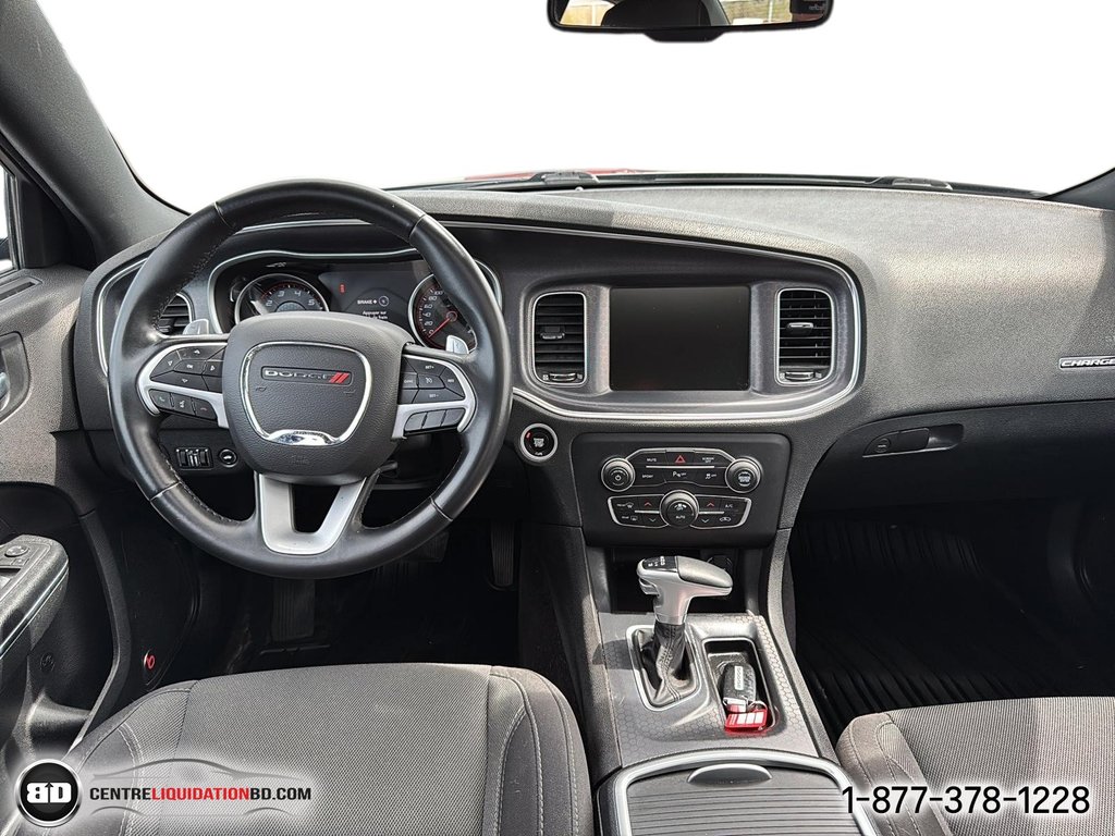 2017 Dodge Charger SXT in Granby, Quebec - 13 - w1024h768px