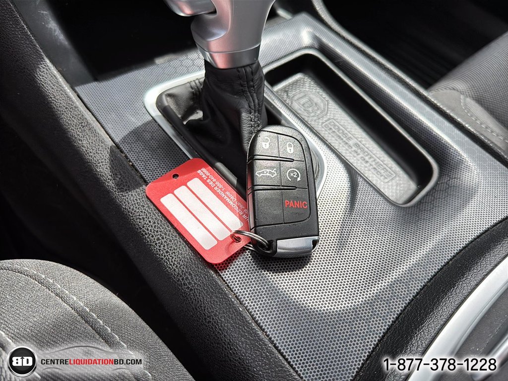 2017 Dodge Charger SXT in Granby, Quebec - 19 - w1024h768px