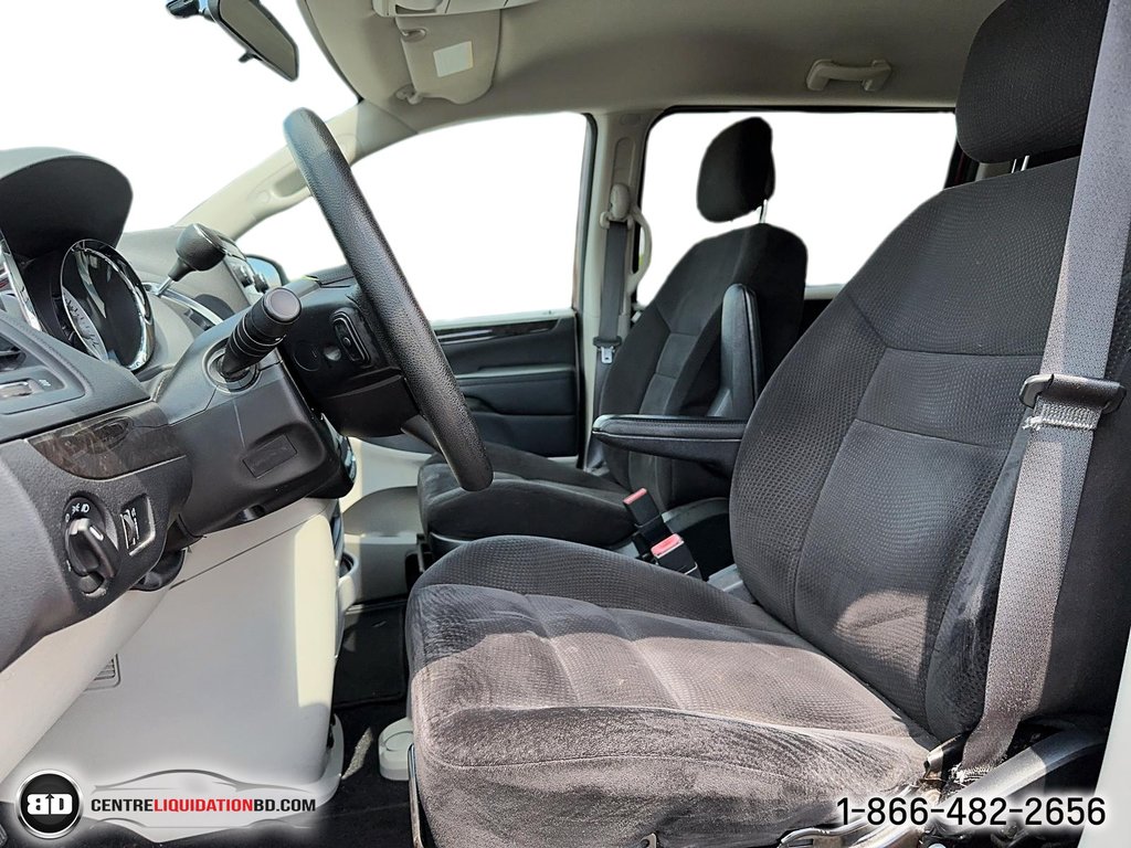 2014  Grand Caravan SXT in Granby, Quebec - 11 - w1024h768px