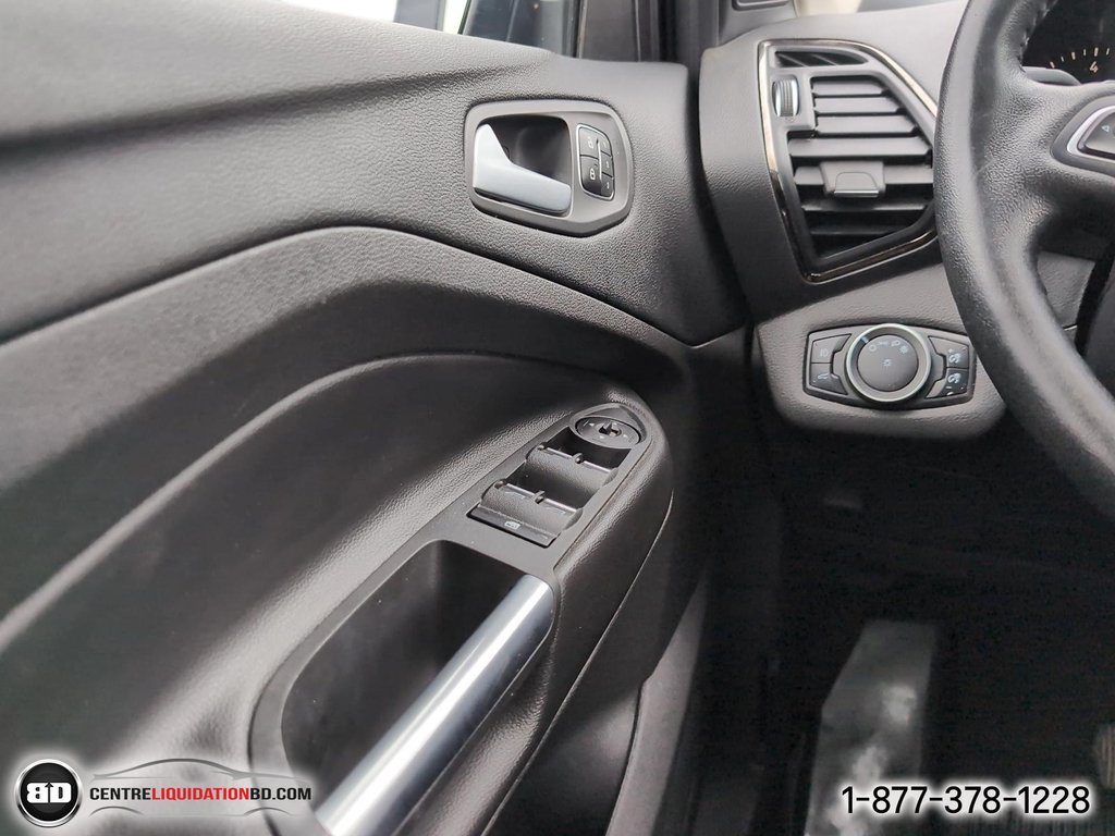 2017 Ford Escape Titanium AWD in Granby, Quebec - 16 - w1024h768px
