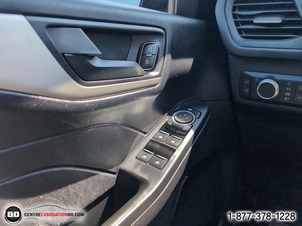 Ford Escape SE Plug-In Hybrid 2022 à Granby, Québec - 15 - w1024h768px